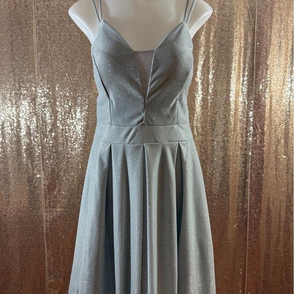 Poly Usa Dresses & Skirts - Poly USA Silver Glitter Mini Dress Pleated Skirt V-Neck NWT Size L